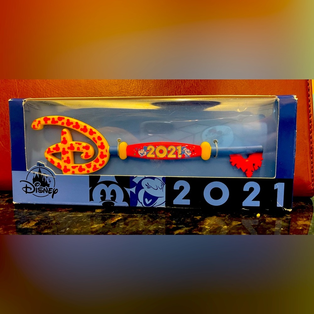 Disney 2021 Collectable Key - NIB